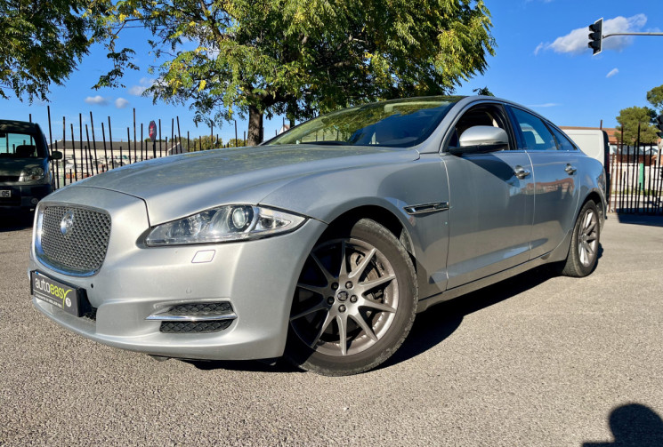 Jaguar XJ 3.0 SDV6 275 cv Portfolio / Toit ouvrant