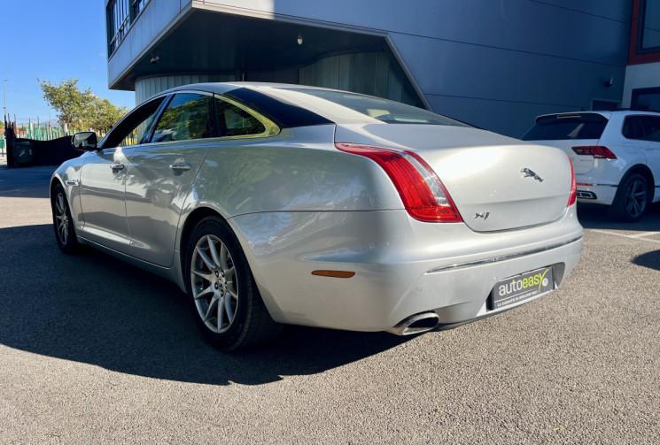 Jaguar XJ 3.0 SDV6 275 cv Portfolio / Toit ouvrant