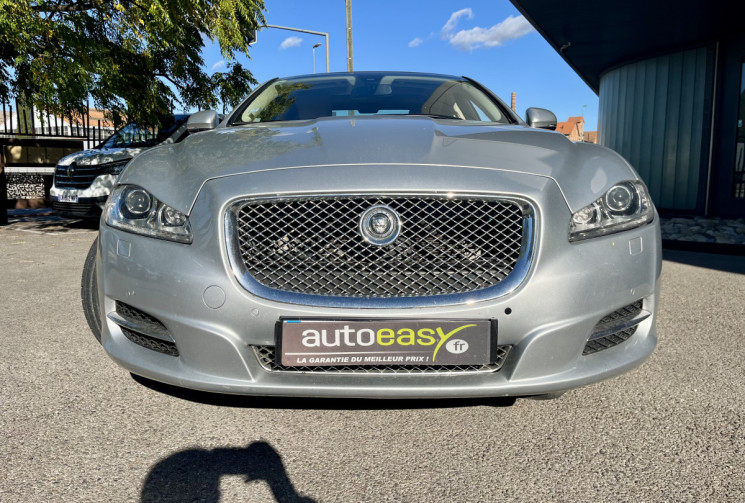 Jaguar XJ 3.0 SDV6 275 cv Portfolio / Toit ouvrant