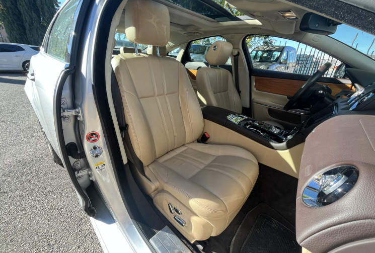 Jaguar XJ 3.0 SDV6 275 cv Portfolio / Toit ouvrant