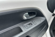 Volkswagen up! 1.0 i WHITE 75  Volkswagen up! 1.0 i WHITE 75