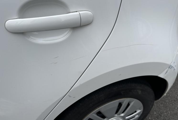 Volkswagen up! 1.0 i WHITE 75  Volkswagen up! 1.0 i WHITE 75