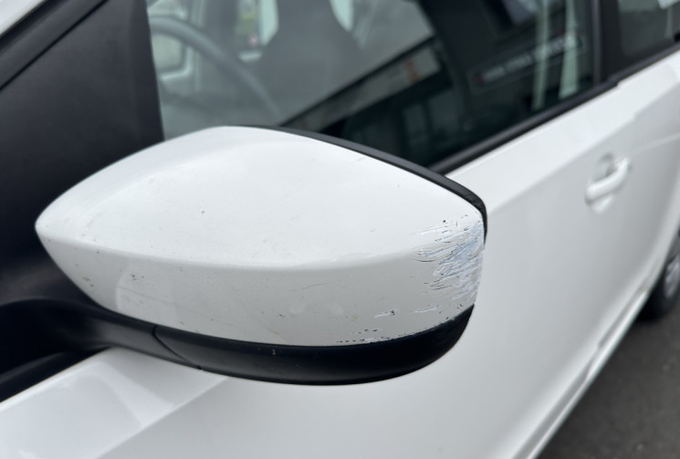 Volkswagen up! 1.0 i WHITE 75  Volkswagen up! 1.0 i WHITE 75