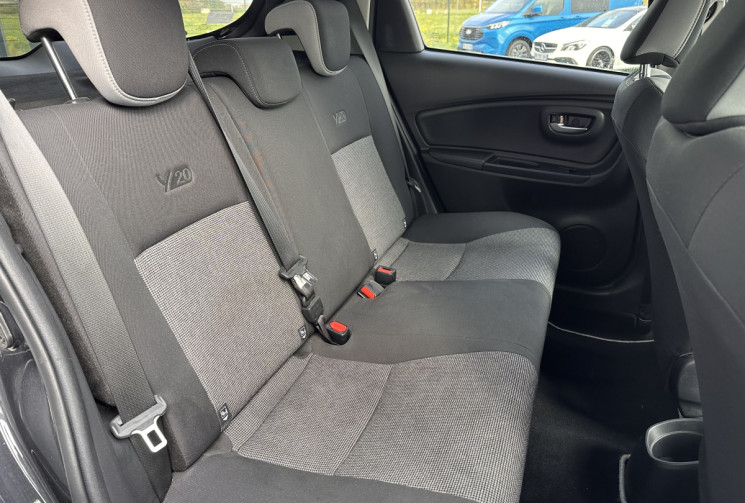 Toyota Yaris 3 1.5 VVTi BVA 111 cv FLEXFUEL ETHANOL - CARPLAY - CLIM - CAMERA Toyota Yaris 3 1.5 VVTi BVA 111 cv FLEXFUEL ETHANOL - CARPLAY - CLIM - CAMERA