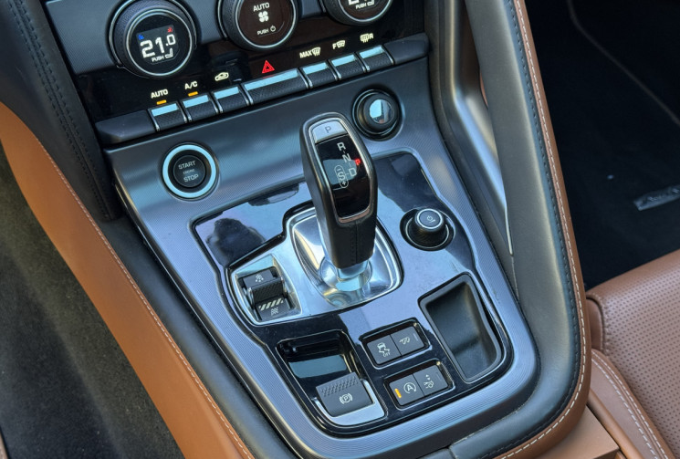 Jaguar F-Type Coupé  R 5.0 S/C V8 550 ch AWD / 26 000 km / Entretien Jaguar Jaguar F-Type Coupé  R 5.0 S/C V8 550 ch AWD / 26 000 km / Entretien Jaguar