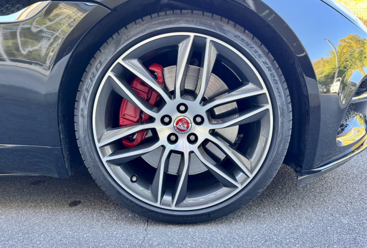 Jaguar F-Type Coupé  R 5.0 S/C V8 550 ch AWD / 26 000 km / Entretien Jaguar Jaguar F-Type Coupé  R 5.0 S/C V8 550 ch AWD / 26 000 km / Entretien Jaguar