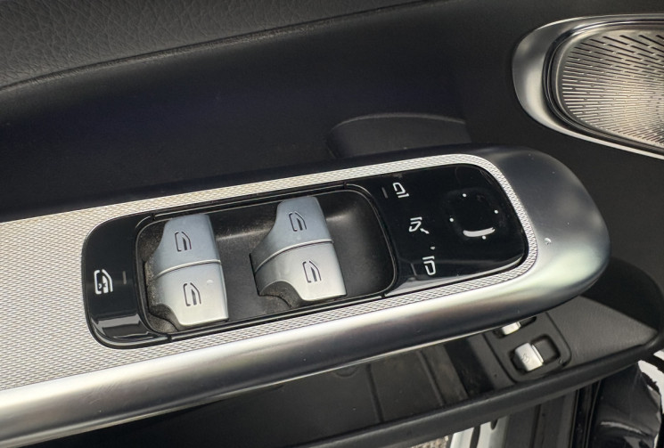 Mercedes GLC 300e AMG Line 313ch 4Matic 9G-Tronic * Full Options * TO * Burmester Mercedes GLC 300e AMG Line 313ch 4Matic 9G-Tronic * Full Options * TO * Burmester