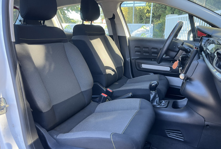 Citroën C3 1.2 PureTech 82 Feel / Distribution OK / CarPlay Android Auto / Radars AR Citroën C3 1.2 PureTech 82 Feel / Distribution OK / CarPlay Android Auto / Radars AR