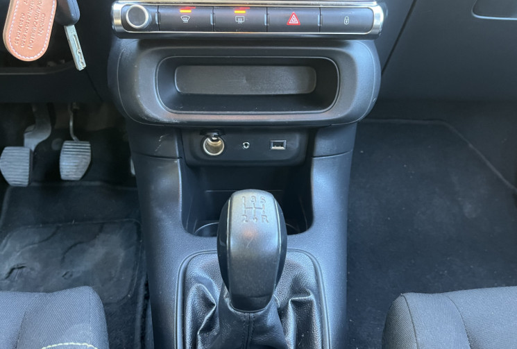 Citroën C3 1.2 PureTech 82 Feel / Distribution OK / CarPlay Android Auto / Radars AR Citroën C3 1.2 PureTech 82 Feel / Distribution OK / CarPlay Android Auto / Radars AR