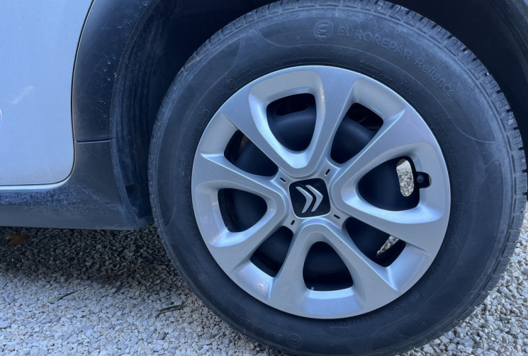 Citroën C3 1.2 PureTech 82 Feel / Distribution OK / CarPlay Android Auto / Radars AR Citroën C3 1.2 PureTech 82 Feel / Distribution OK / CarPlay Android Auto / Radars AR