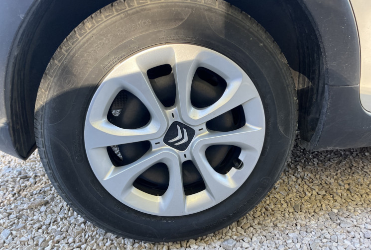 Citroën C3 1.2 PureTech 82 Feel / Distribution OK / CarPlay Android Auto / Radars AR Citroën C3 1.2 PureTech 82 Feel / Distribution OK / CarPlay Android Auto / Radars AR