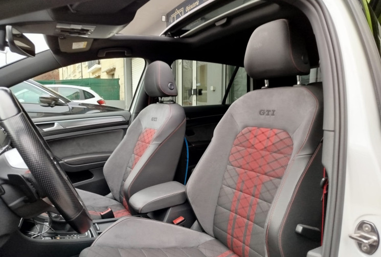 Volkswagen Golf VII Phase 2 GTI TCR 2.0 TFSi DSG7 290 cv Volkswagen Golf VII Phase 2 GTI TCR 2.0 TFSi DSG7 290 cv