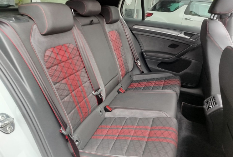 Volkswagen Golf VII Phase 2 GTI TCR 2.0 TFSi DSG7 290 cv Volkswagen Golf VII Phase 2 GTI TCR 2.0 TFSi DSG7 290 cv