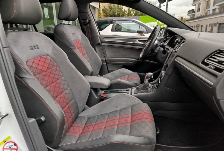 Volkswagen Golf VII Phase 2 GTI TCR 2.0 TFSi DSG7 290 cv Volkswagen Golf VII Phase 2 GTI TCR 2.0 TFSi DSG7 290 cv