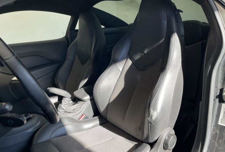 Peugeot RCZ 1.6 THP 16v  Peugeot RCZ 1.6 THP 16v