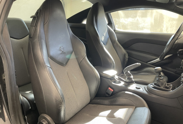 Peugeot RCZ 1.6 THP 16v  Peugeot RCZ 1.6 THP 16v