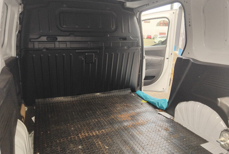 Opel COMBO CARGO  M 650kg 110ch S&S Pack Premium Connect - Suivi Opel - Première main