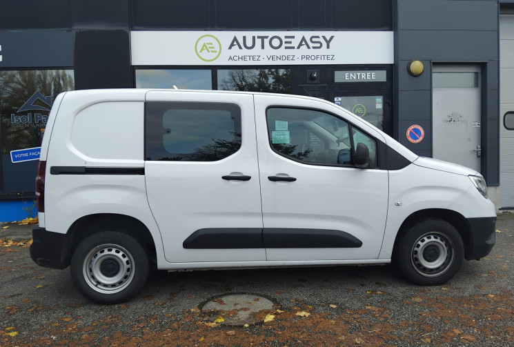 Opel COMBO CARGO  M 650kg 110ch S&S Pack Premium Connect - Suivi Opel - Première main