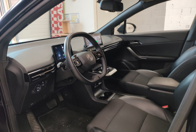 MG MG4 64kwh Luxury Pebble Black 204 ch tva récupérable MG MG4 64kwh Luxury Pebble Black 204 ch tva récupérable