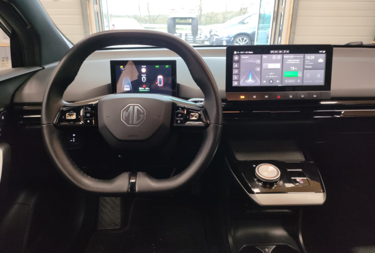 MG MG4 64kwh Luxury Pebble Black 204 ch tva récupérable MG MG4 64kwh Luxury Pebble Black 204 ch tva récupérable