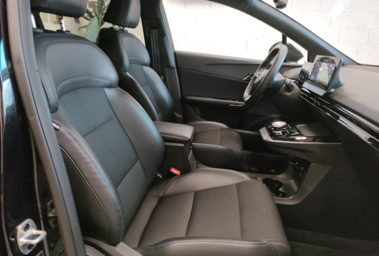 MG MG4 64kwh Luxury Pebble Black 204 ch tva récupérable MG MG4 64kwh Luxury Pebble Black 204 ch tva récupérable