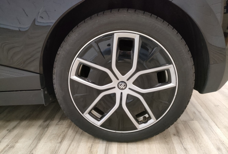 MG MG4 64kwh Luxury Pebble Black 204 ch tva récupérable MG MG4 64kwh Luxury Pebble Black 204 ch tva récupérable