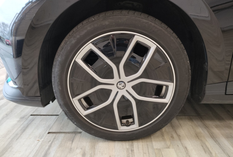 MG MG4 64kwh Luxury Pebble Black 204 ch tva récupérable MG MG4 64kwh Luxury Pebble Black 204 ch tva récupérable