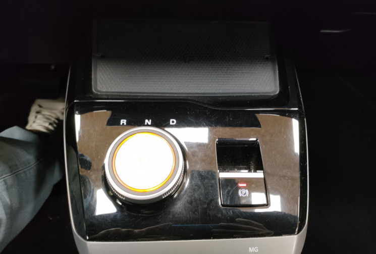 MG MG4 64kwh Luxury Pebble Black 204 ch tva récupérable MG MG4 64kwh Luxury Pebble Black 204 ch tva récupérable