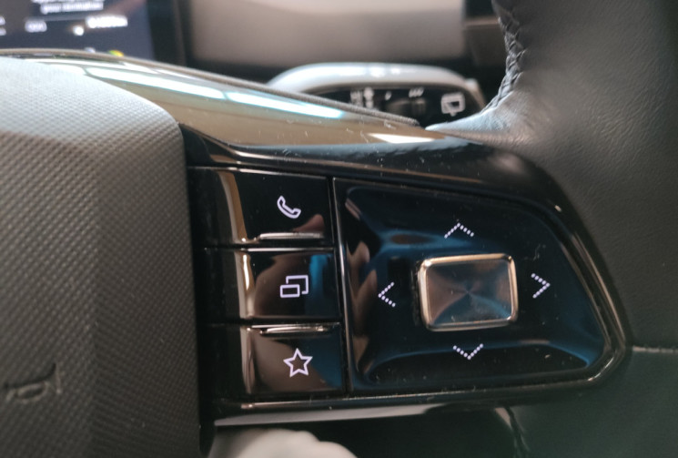 MG MG4 64kwh Luxury Pebble Black 204 ch tva récupérable MG MG4 64kwh Luxury Pebble Black 204 ch tva récupérable