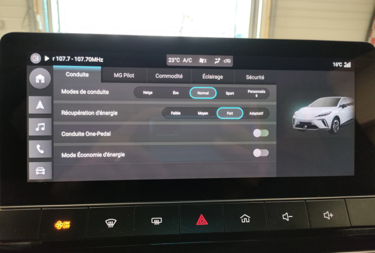 MG MG4 64kwh Luxury Pebble Black 204 ch tva récupérable MG MG4 64kwh Luxury Pebble Black 204 ch tva récupérable