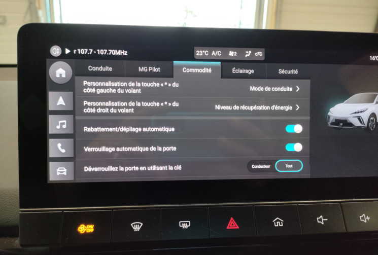 MG MG4 64kwh Luxury Pebble Black 204 ch tva récupérable MG MG4 64kwh Luxury Pebble Black 204 ch tva récupérable