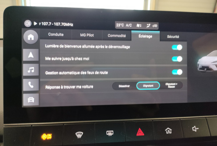 MG MG4 64kwh Luxury Pebble Black 204 ch tva récupérable MG MG4 64kwh Luxury Pebble Black 204 ch tva récupérable