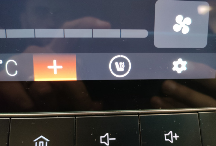 MG MG4 64kwh Luxury Pebble Black 204 ch tva récupérable MG MG4 64kwh Luxury Pebble Black 204 ch tva récupérable