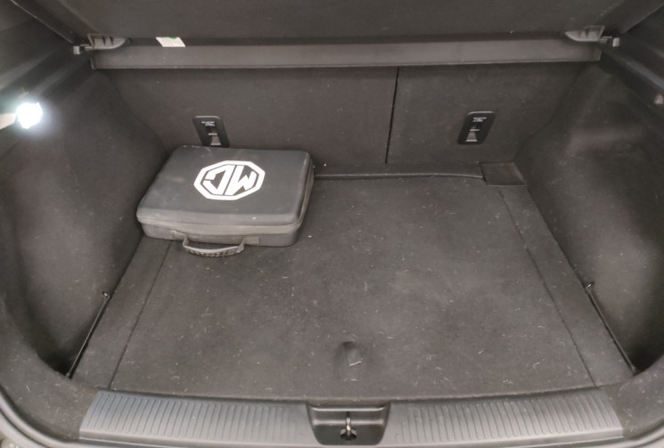 MG MG4 64kwh Luxury Pebble Black 204 ch tva récupérable MG MG4 64kwh Luxury Pebble Black 204 ch tva récupérable