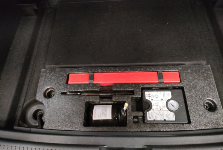 MG MG4 64kwh Luxury Pebble Black 204 ch tva récupérable MG MG4 64kwh Luxury Pebble Black 204 ch tva récupérable