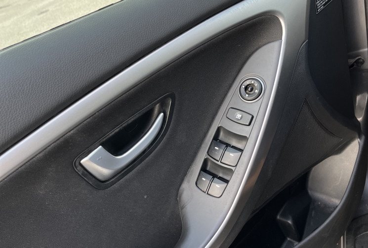 Hyundai i30 II HB 1.6 CRDi Blue Drive 110 cv Hyundai i30 II HB 1.6 CRDi Blue Drive 110 cv