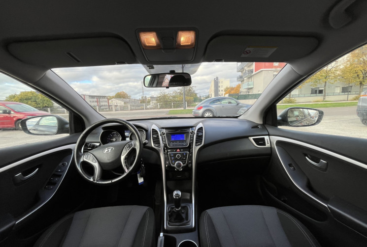 Hyundai i30 II HB 1.6 CRDi Blue Drive 110 cv Hyundai i30 II HB 1.6 CRDi Blue Drive 110 cv