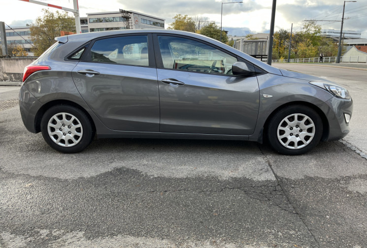 Hyundai i30 II HB 1.6 CRDi Blue Drive 110 cv Hyundai i30 II HB 1.6 CRDi Blue Drive 110 cv