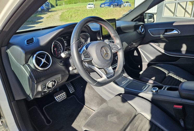 Mercedes Classe A 220 (W176) 2.2 CDI 177 4 MATIC 7G-DCT FASCINATION AMG Mercedes Classe A 220 (W176) 2.2 CDI 177 4 MATIC 7G-DCT FASCINATION AMG