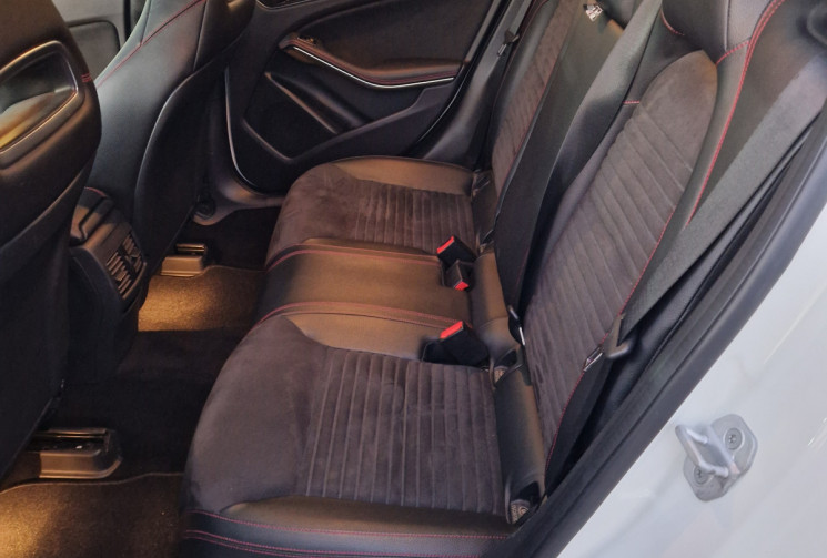 Mercedes GLA 220 CDi 170 4MATIC 7G-DCT Fascination Pack AMG