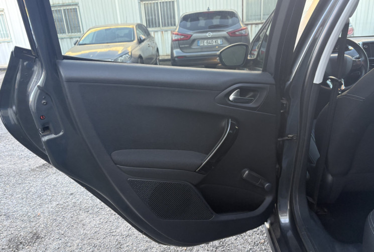 Peugeot 208 Urban Soul 1.2 VTi 82cv