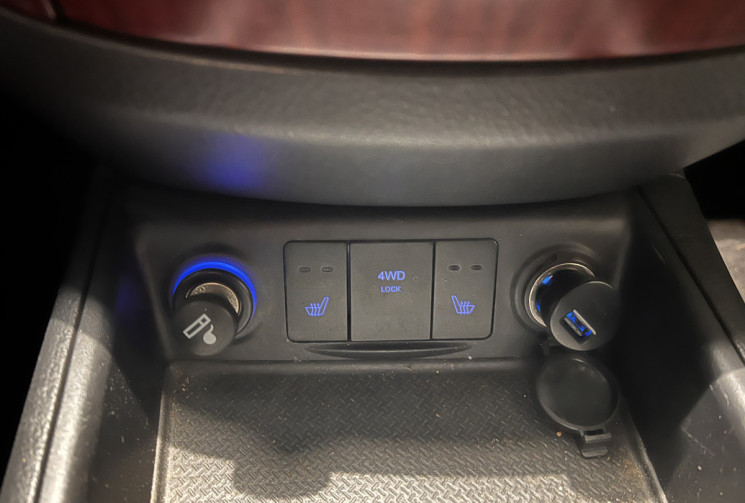 Hyundai SANTA FE 4WD CRDI 150 CH / PREMIERE MAIN Hyundai SANTA FE 4WD CRDI 150 CH / PREMIERE MAIN