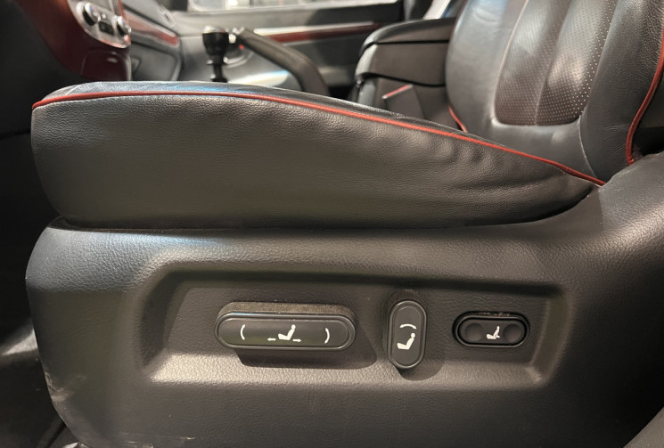 Hyundai SANTA FE 4WD CRDI 150 CH / PREMIERE MAIN Hyundai SANTA FE 4WD CRDI 150 CH / PREMIERE MAIN