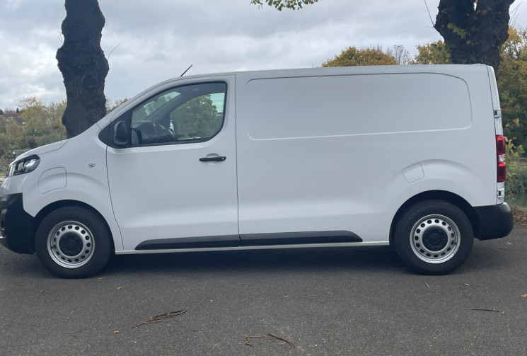 FIAT Scudo e-SCUDO III L1H1 136 50 Kwh / 1ERE MAIN / FAIBLE KILOMETRAGE / TVA RECUPERABLE