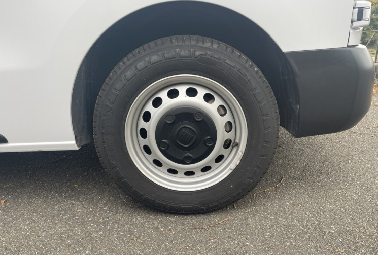 FIAT SCUDO e-SCUDO III L1H1 136 / 1ERE MAIN / FAIBLE KILOMETRAGE / TVA RECUPERABLE FIAT SCUDO e-SCUDO III L1H1 136 / 1ERE MAIN / FAIBLE KILOMETRAGE / TVA RECUPERABLE