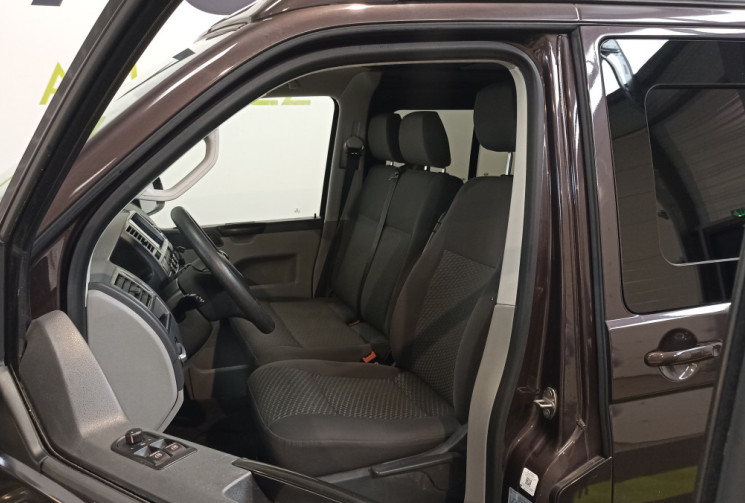Volkswagen Transporter aménagé 2.0 TDI 140 ch, cabine approfondie, équipé de deux lits doubles