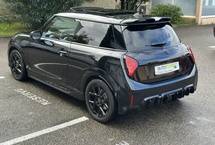 Mini Cooper  C 156 ch JCW DKG7 2025 / Etat neuf / Prix catalogue 35 970 €