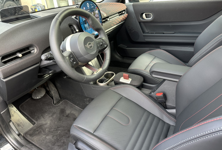 Mini Cooper  C 156 ch JCW DKG7 2025 / Etat neuf / Prix catalogue 35 970 €