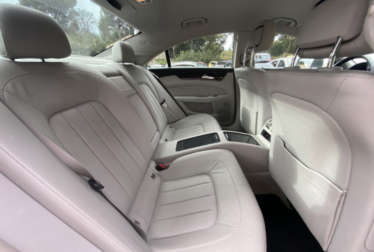 Mercedes CLASSE CLS Coupé 350 CDi 3.0 CDI V6 24V 7G-Tronic BlueEFFICIENCY 265CH Mercedes CLASSE CLS Coupé 350 CDi 3.0 CDI V6 24V 7G-Tronic BlueEFFICIENCY 265CH