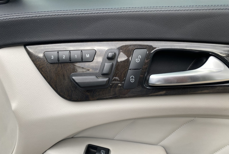 Mercedes CLASSE CLS Coupé 350 CDi 3.0 CDI V6 24V 7G-Tronic BlueEFFICIENCY 265CH Mercedes CLASSE CLS Coupé 350 CDi 3.0 CDI V6 24V 7G-Tronic BlueEFFICIENCY 265CH